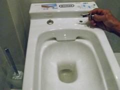 Šta kada propadnu zavrtnji na wc šolji?